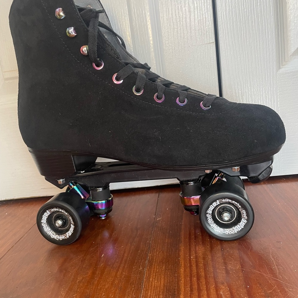 VNLA Eclipse Roller Skates / Black Suede Roller Skates - Picture 4 of 7